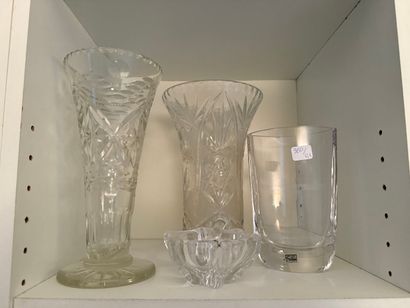 MANNETTE VERRERIE 
Un lot de verre comprenant...