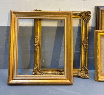 Lot de quatre cadres rectangulaires en bois...