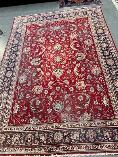 Tabriz (Iran), 
Wool carpet decorated with...