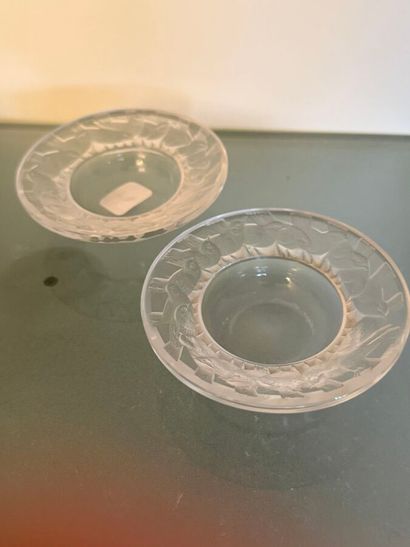 LALIQUE France, 
Paire de bougeoirs en cristal...