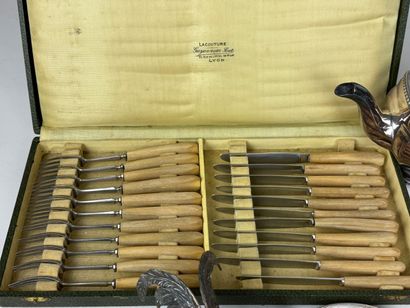 MANNETTE METAL ARGENTE 
Lot de pièces en...