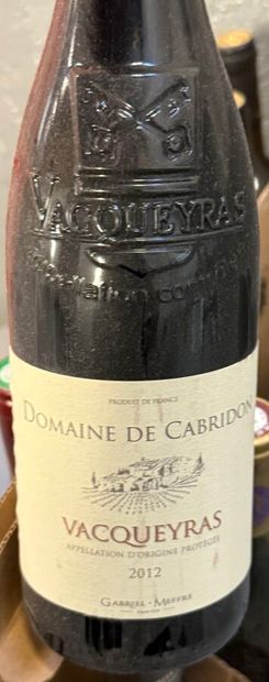 Ensemble de 33 bouteilles de vins rouges...