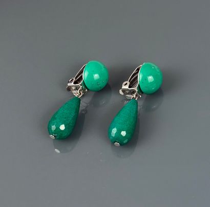 Collier de perles de malachite en chute,...