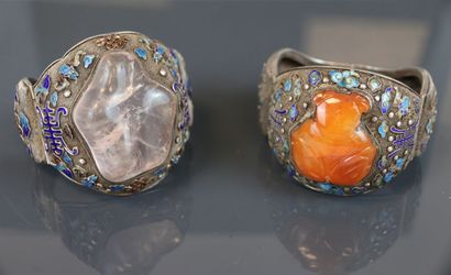 CHINE
Deux bracelets en argent 800°/°° à...