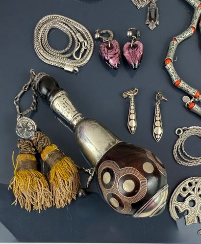 Lot de bijoux en argent 800 °/°° comprenant...