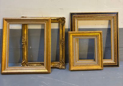 Lot de quatre cadres rectangulaires en bois...