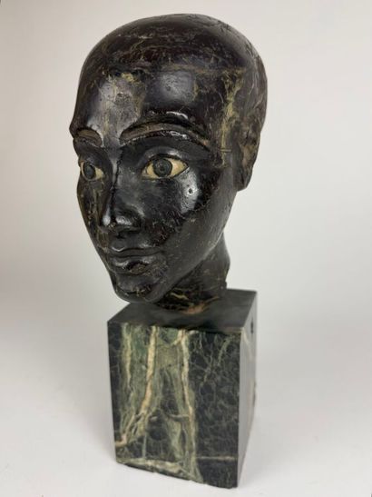 EGYPTE style antique
Tête sculptée en pierre...