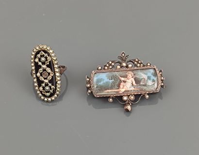 Broche rectangulaire en argent 800°/°° entourée...