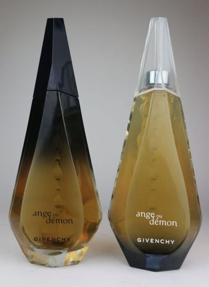 MANNETTE FLACONS DE PARFUM
Important lot...