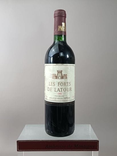 Une bouteille Les FORTS DE LATOUR - 2nd vin...