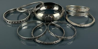 Neuf bracelets en argent 925°/°° et 800°/°°,...