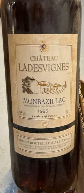 Ensemble de 37 bouteilles de vins blancs...