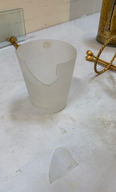Maison JANSEN,
Nécessaire de salle de bain...
