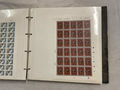 1 Album Faciale - Année 1993: Timbres de...