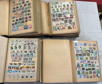 22 Albums Monde : Timbres de toutes périodes,...