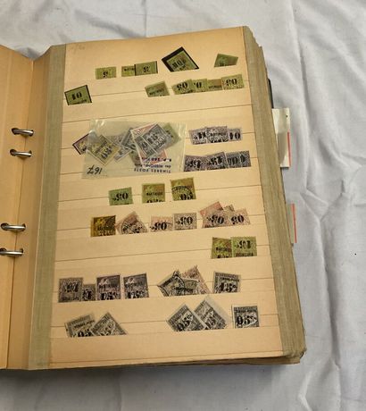 32 albums Colonies Françaises : Timbres des...