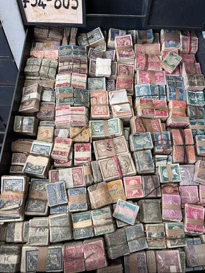 80 Tiroirs Paquet de timbres : Important...