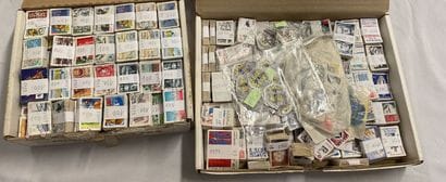41 cartons
Thématique + Monde : Fort lot...