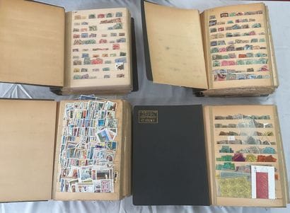 33 Albums Monde : Timbres de toutes périodes,...