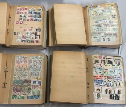 46 Albums Monde : Timbres de toutes périodes,...