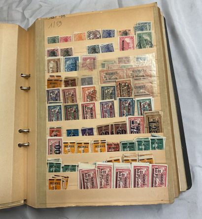 32 albums Colonies Françaises : Timbres des...