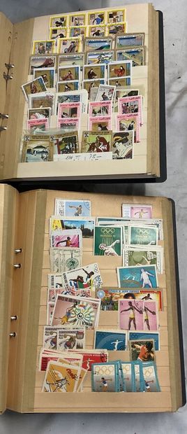 22 albums Thématique : Ensemble de timbres...