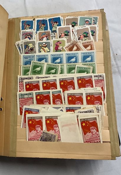 1 Album Chine : Album de stock de timbres...
