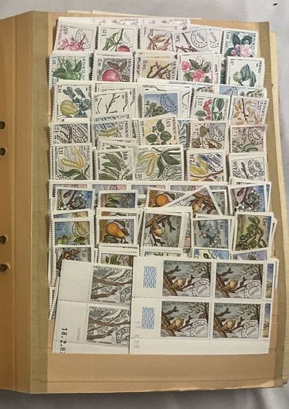 3 Albums Monaco : Ensemble des timbres par...