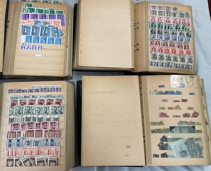 31 Albums Faciale : Important lot de timbres...