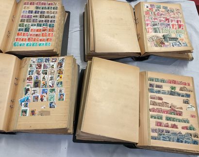 28 Albums Monde : Timbres de toutes périodes,...