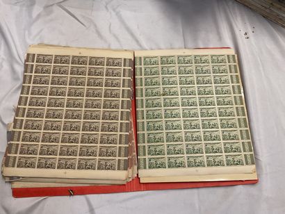 4 cartons + pochettes en vrac Colonies -...