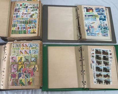 27 Albums Thématique : Ensemble de timbres...