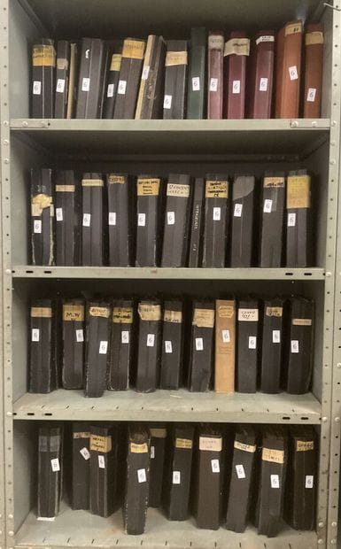 46 Albums Monde : Timbres de toutes périodes,...