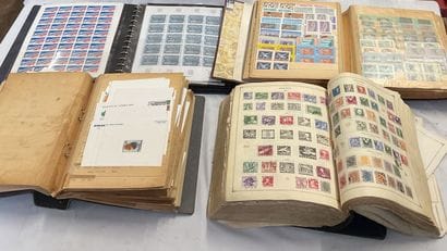 9 Albums Monde : Timbres de toutes périodes,...