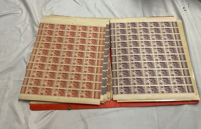 4 cartons + pochettes en vrac Colonies -...