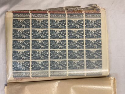 4 cartons + pochettes en vrac Colonies -...