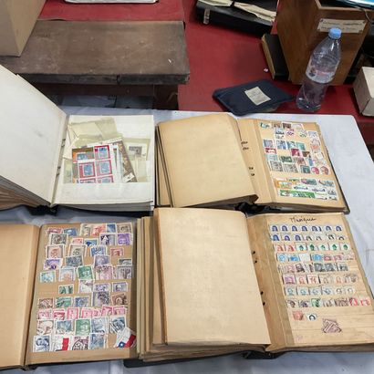 29 albums Monde : Timbres de toutes périodes,...