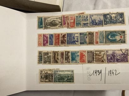 91 albums + Vrac. Monde: Timbres de toutes...