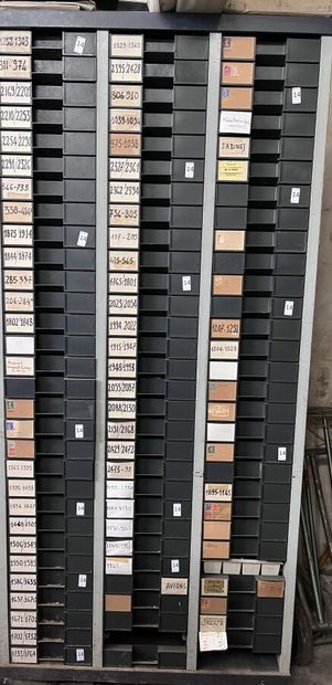 80 Tiroirs Paquet de timbres : Important...