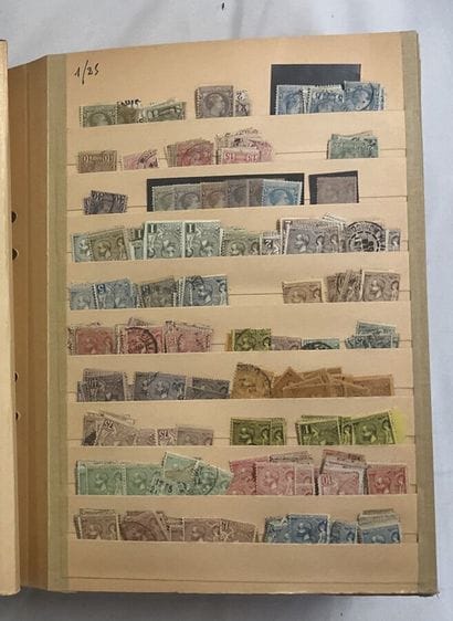 3 Albums Monaco : Ensemble des timbres par...