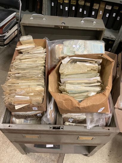 6 Cartons + Sacs Monde - Thématique : Timbres...