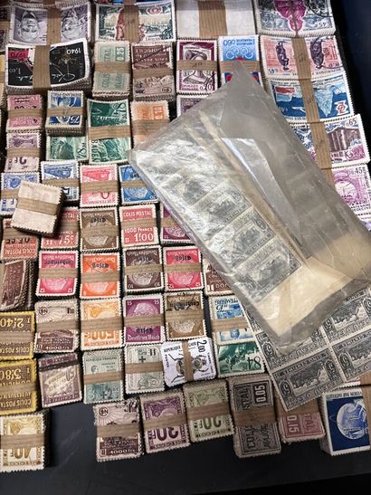 80 Tiroirs Paquet de timbres : Important...