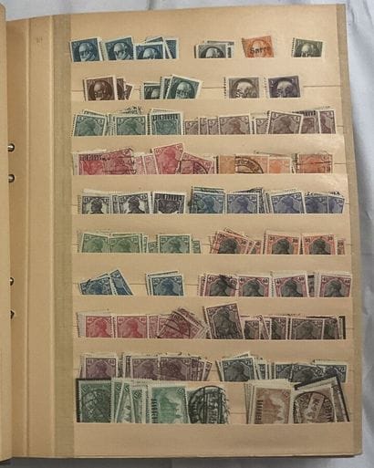 1 Album Sarre : Ensemble de timbres de Sarre...