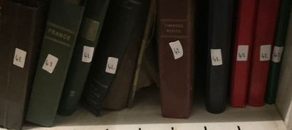 9 Albums Monde : Timbres de toutes périodes,...