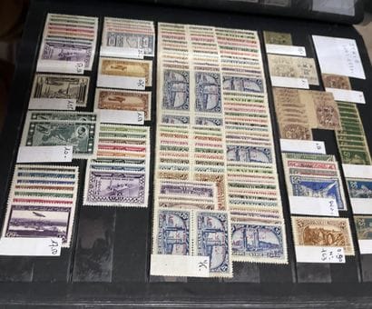 31 Classeurs Colonies françaises : Timbres...