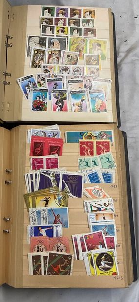 22 albums Thématique : Ensemble de timbres...