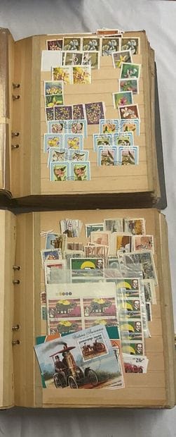 21 Albums Thématique : Ensemble de timbres...