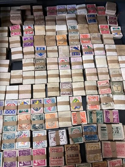80 Tiroirs Paquet de timbres : Important...