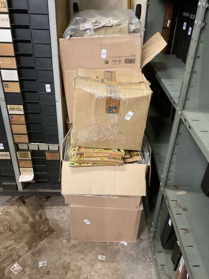 6 cartons Matériels : Lot de matériel comprenant...