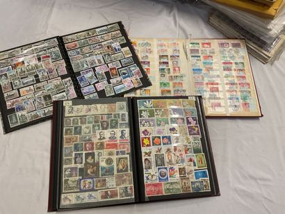91 albums + Vrac. Monde: Timbres de toutes...